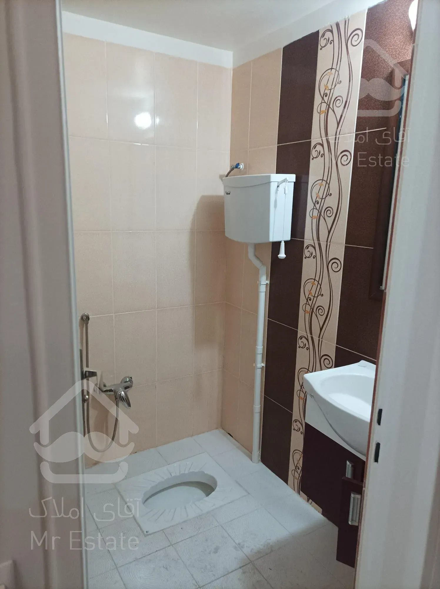 ۱۲۷متر تکواحدی۵ساله سالن نورجنوب اقبالپور