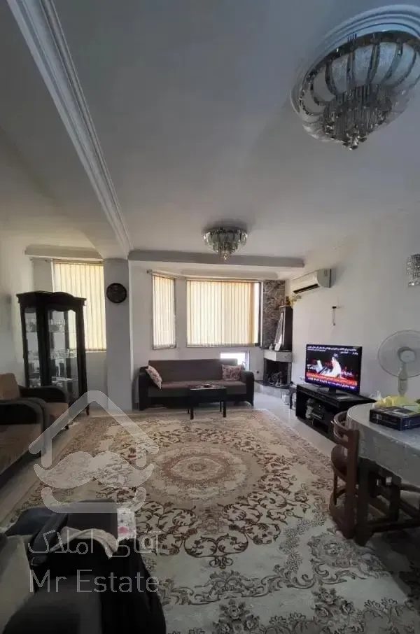 فروش واحد ۸۳ متری/خیابان طالقانی/تخته کار