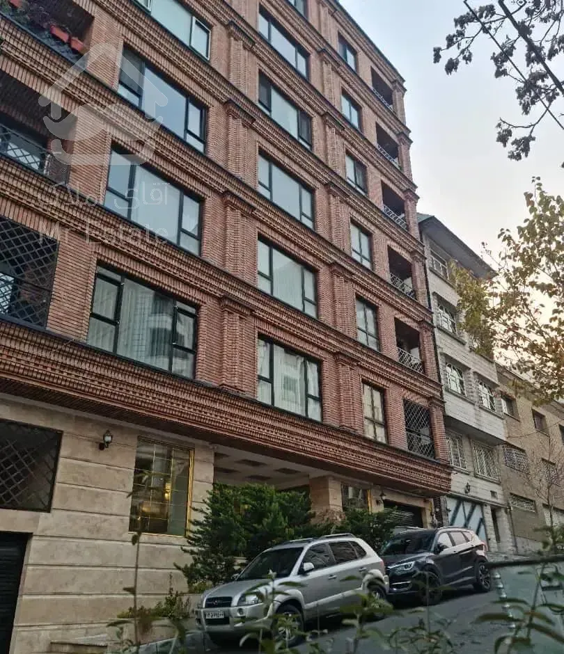 ۱۶۷ متر ۳ خواب / رو‌ به آفتاب / کم واحد