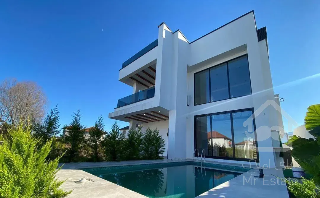 نوشهر/۴۳۵ متری/چهارخواب/استخرروباز/شهرکی