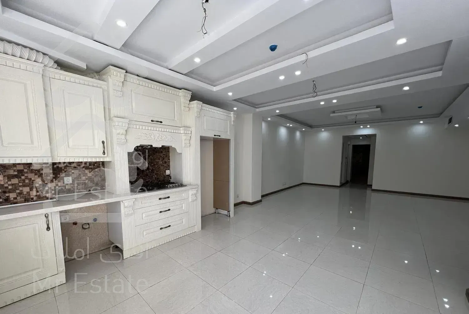 ۱۰۰متر ۲خواب ۲پارکینگ کلید نخورده  شیک