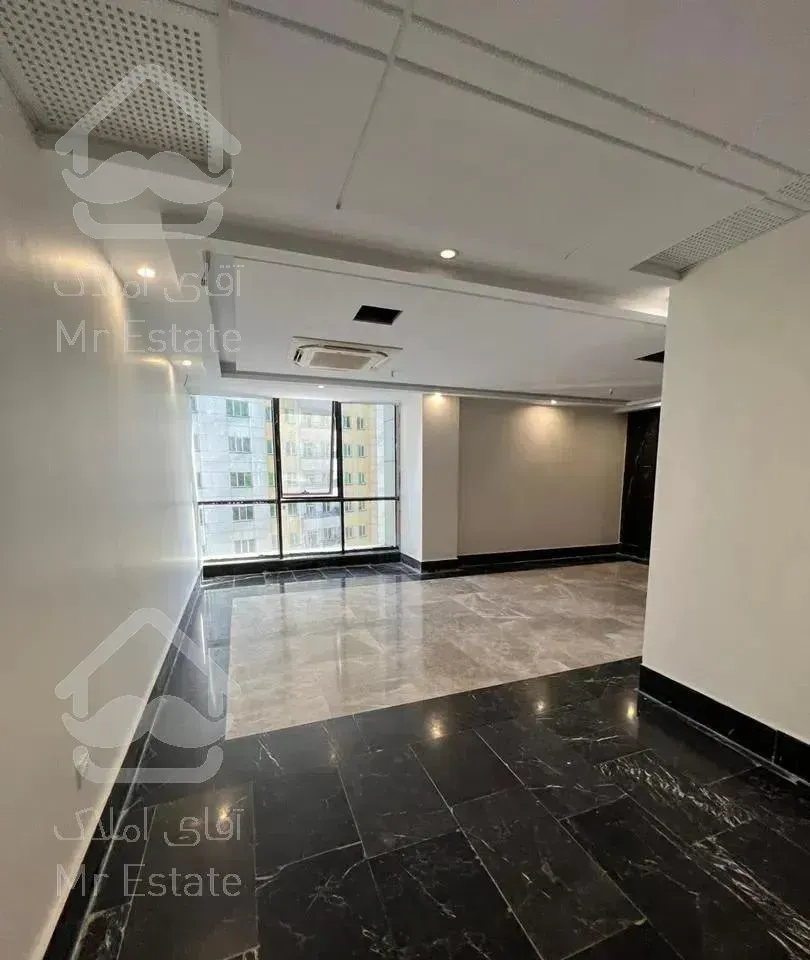 ۹۸متر/سند اداری/ویو باز و بدون مشرف پارتیشن‌شده