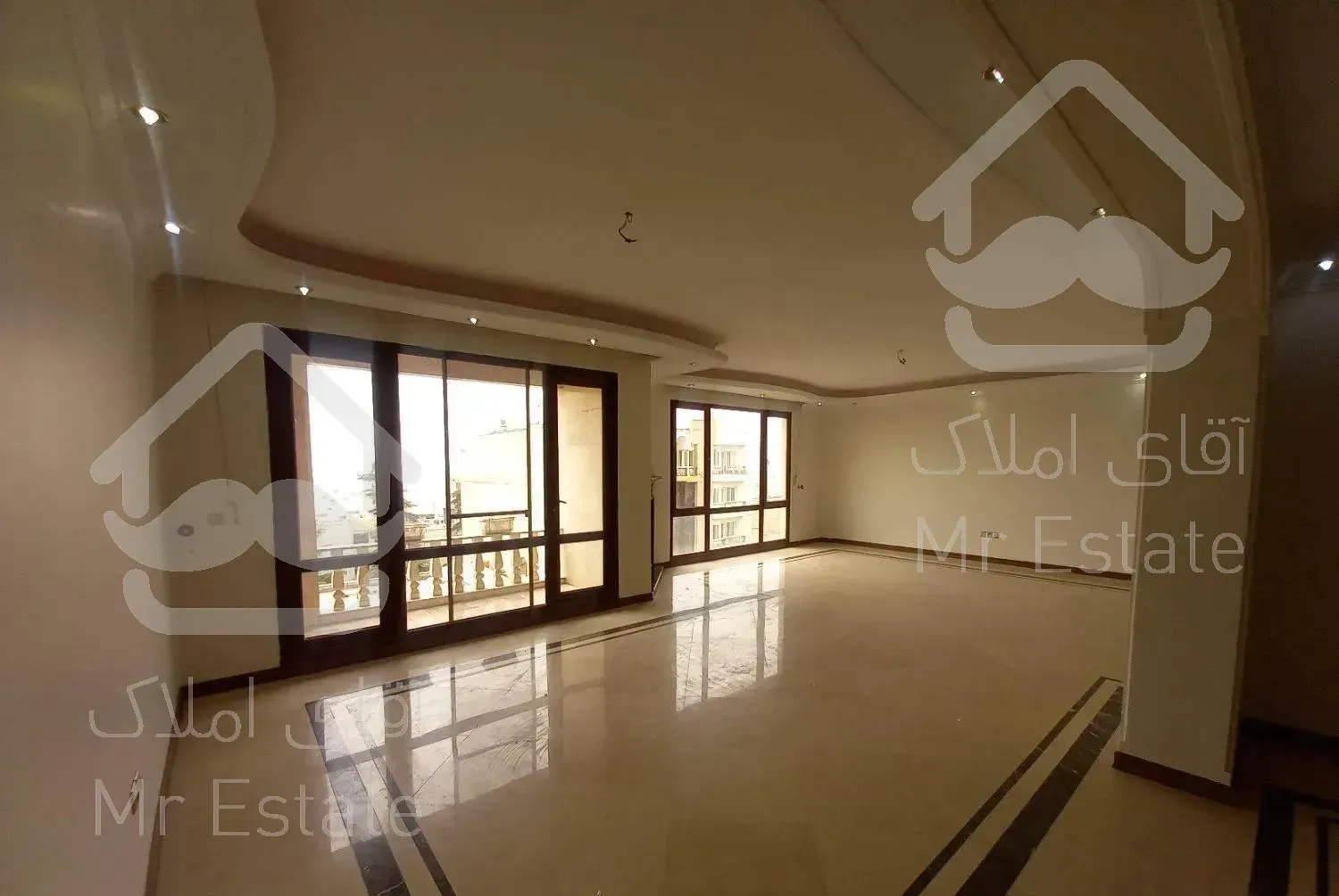 اپارتمان ۲۰۰متر ۴ خواب فول امکانات