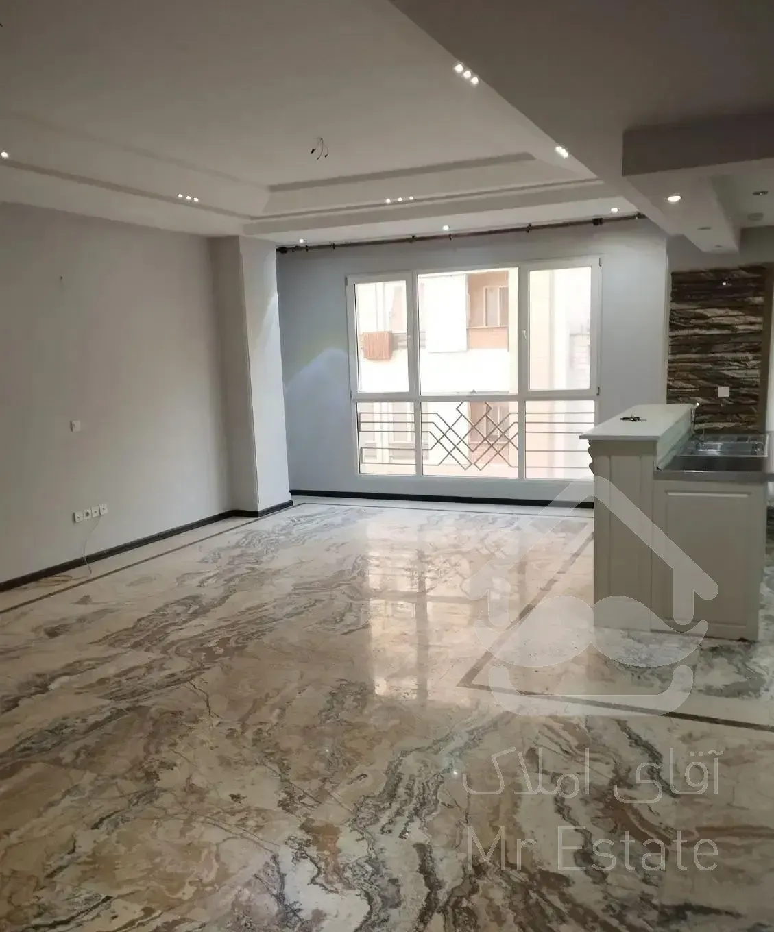 ۱۳۵متر فول چهارباغ شرقی تکواحدی ۴ ساله تخلیه