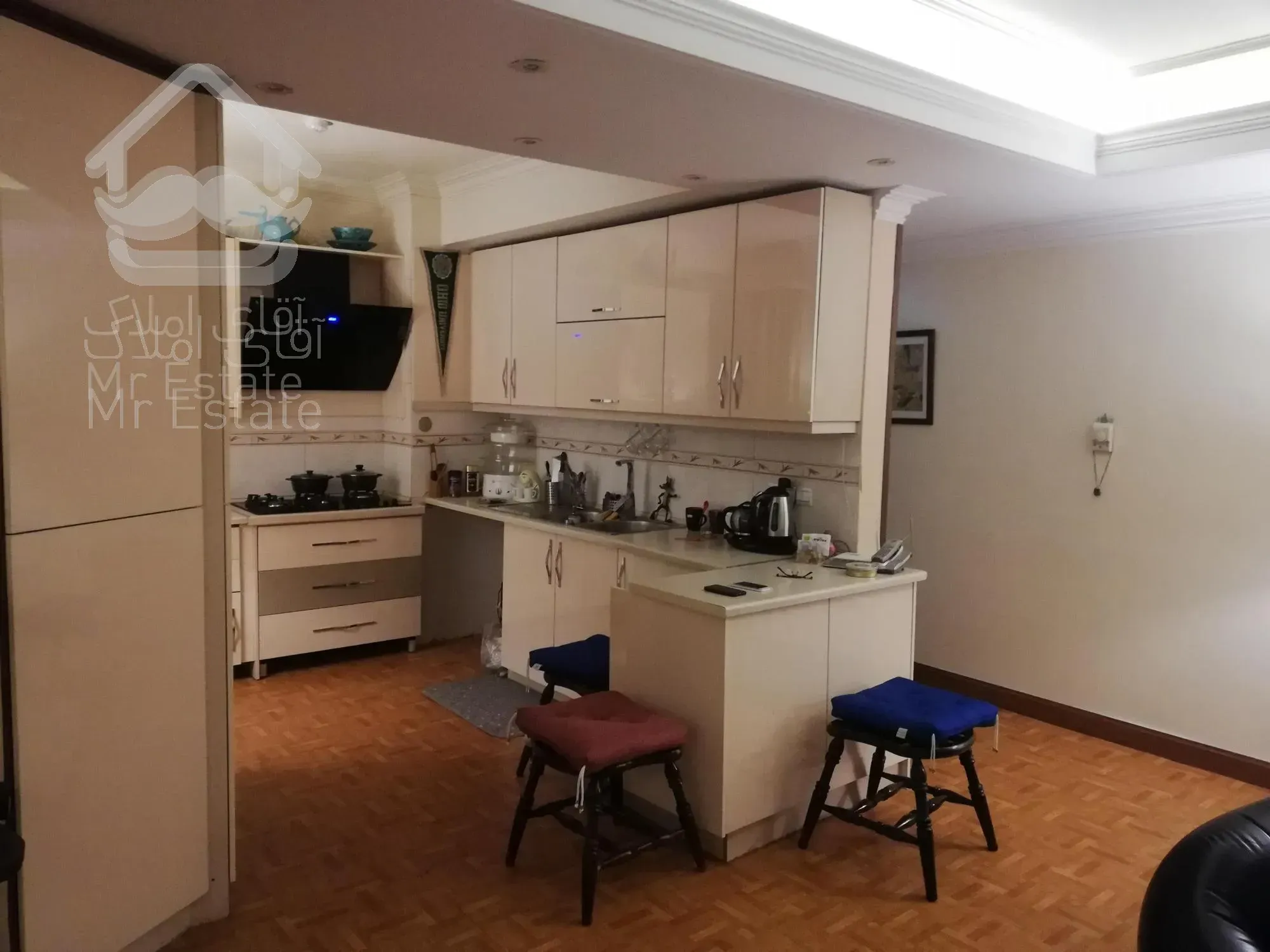 واحد لوکس در طبقه آخر یک برج ۱۴ طبقه