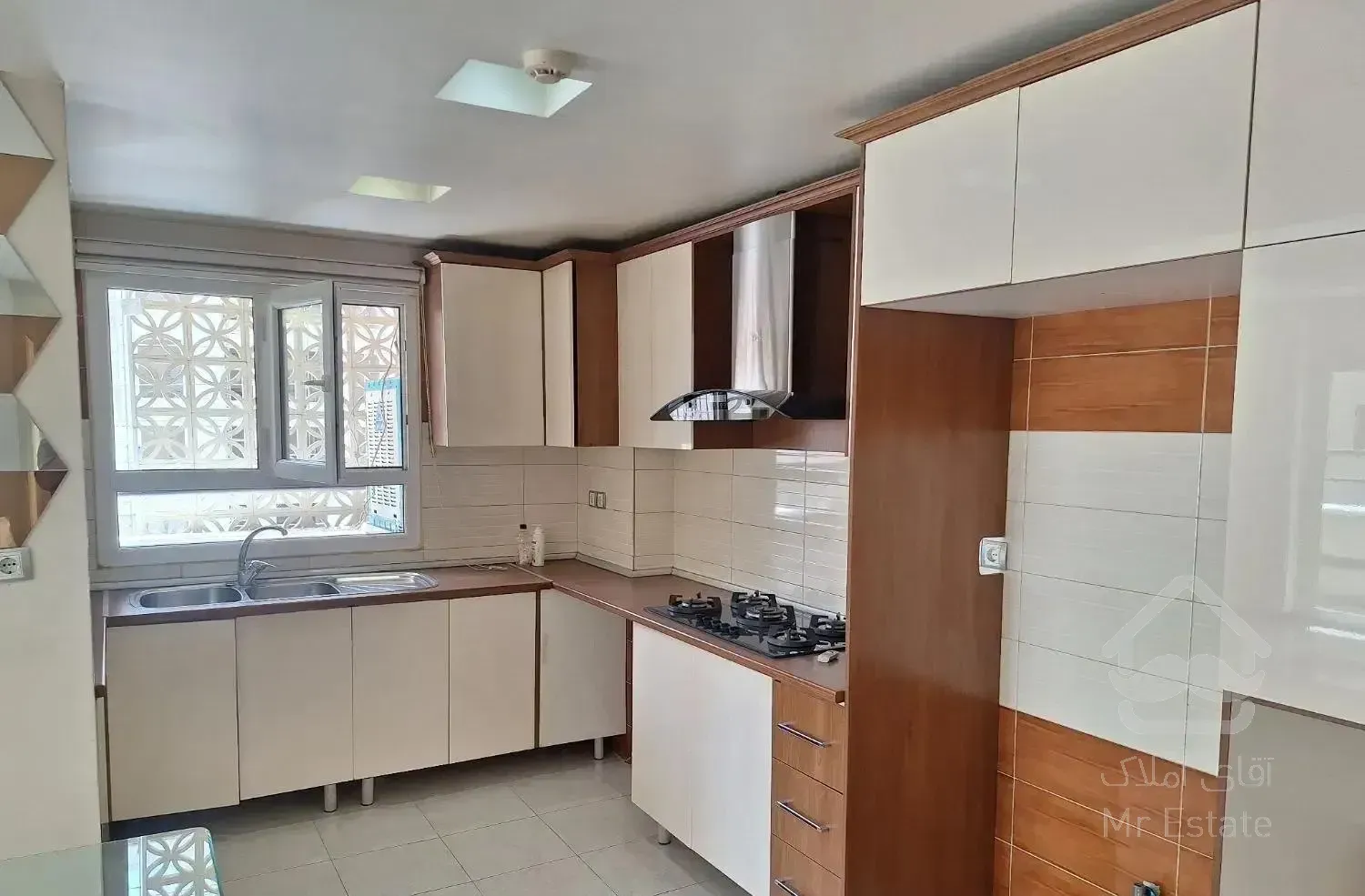 آپارتمان ۱۱۰متری  فول بازسازی دریاچه چیتگر