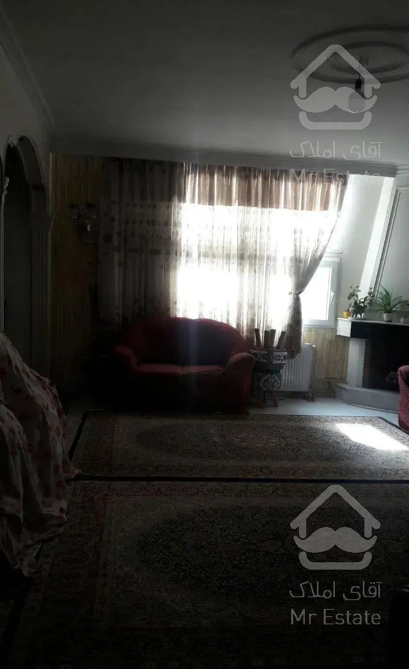 آپارتمان۱۱۰متر۲خوابه(حصاری) یک خواب مستر