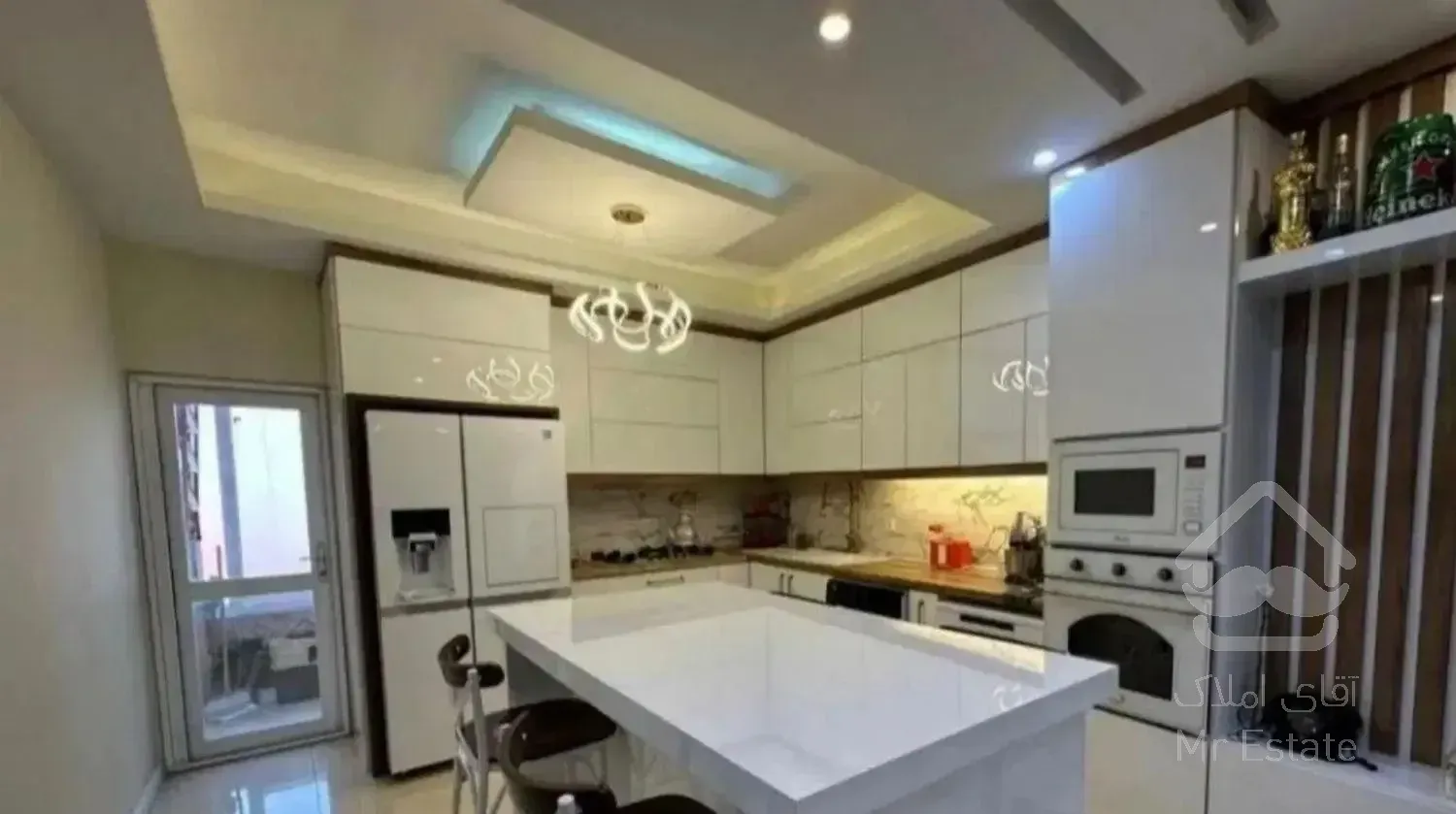 ۸۰ متر / دو خواب / بدون مشابه/ غرق نور / فردوس