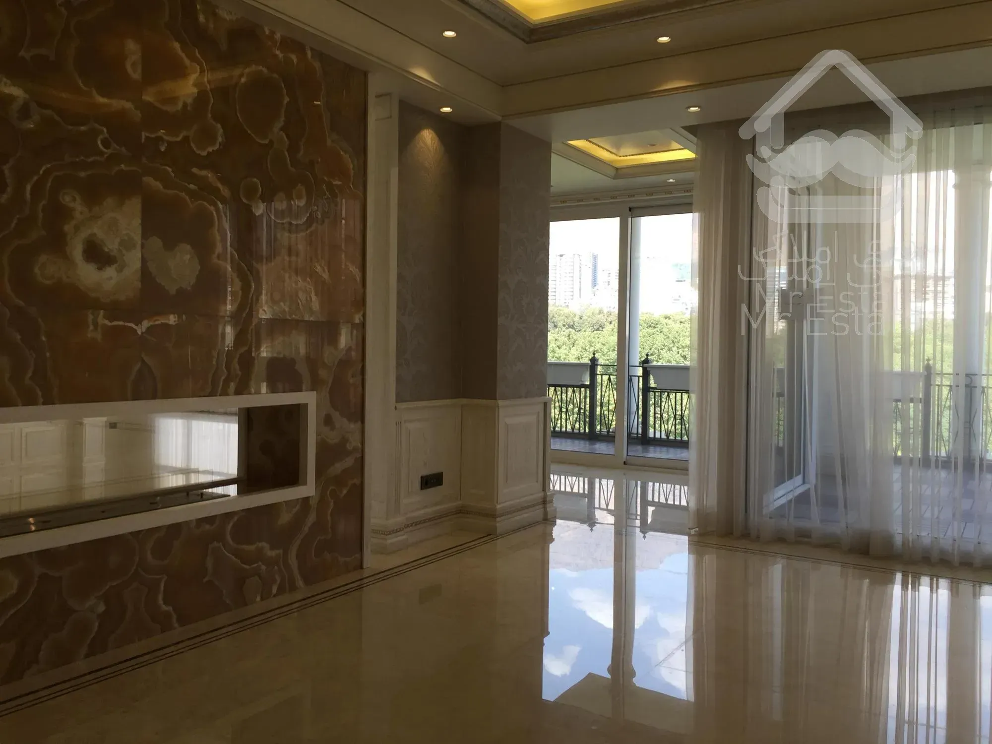 ۷۰۰ متر پنت هاوس + ۲۶۰ متر روف اختصاصی