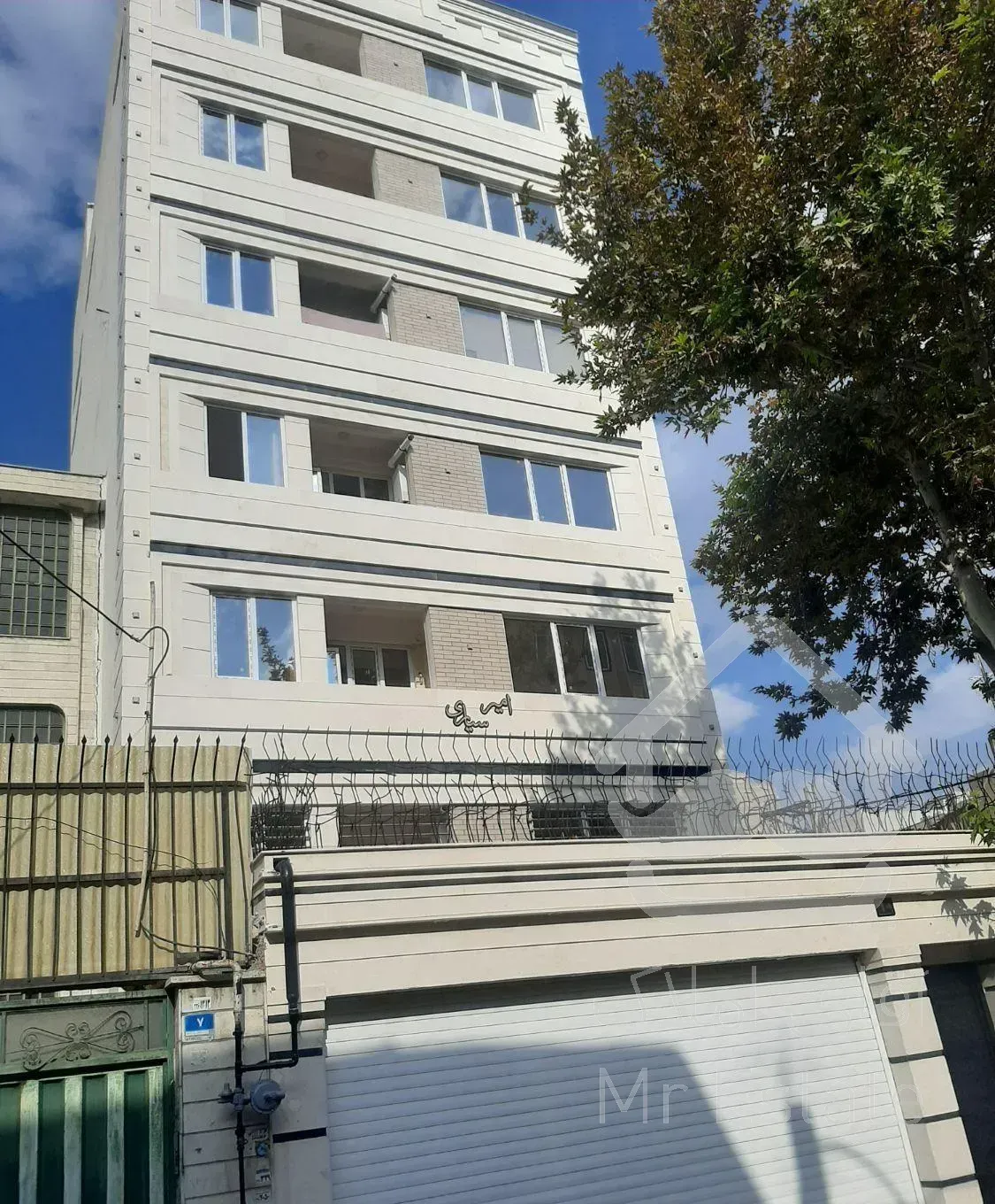 آپارتمان نوساز ۸۳ متری