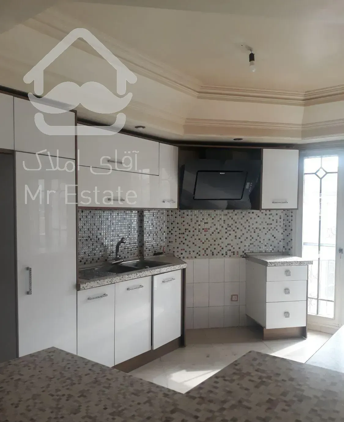 ۱۰۰متر ۲خواب نور جنوب فول امکانات