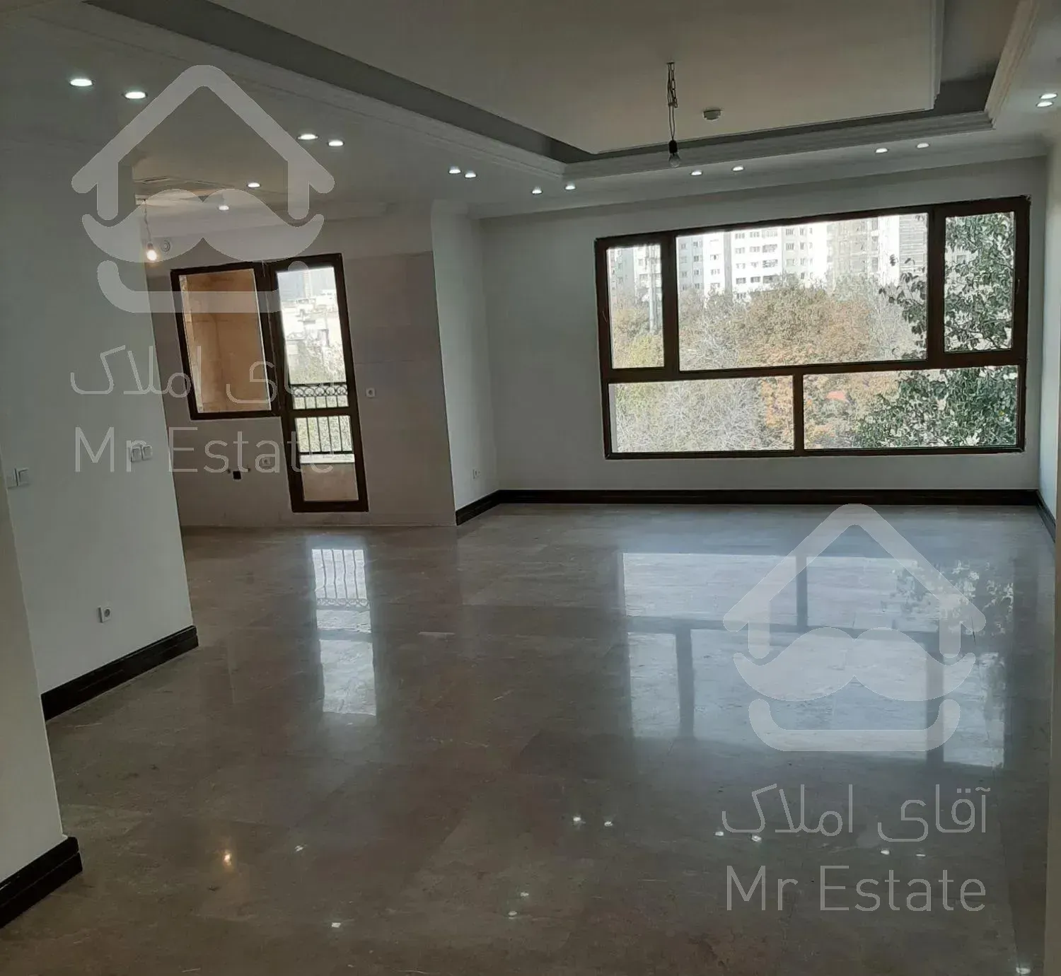 ۱۳۰ متر ویو و نور