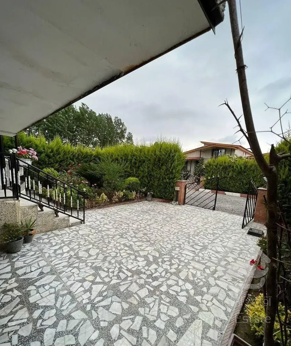 باغچه نیم پیلوت ۲۲۰م مشجر/مبله/سند ششدانگ