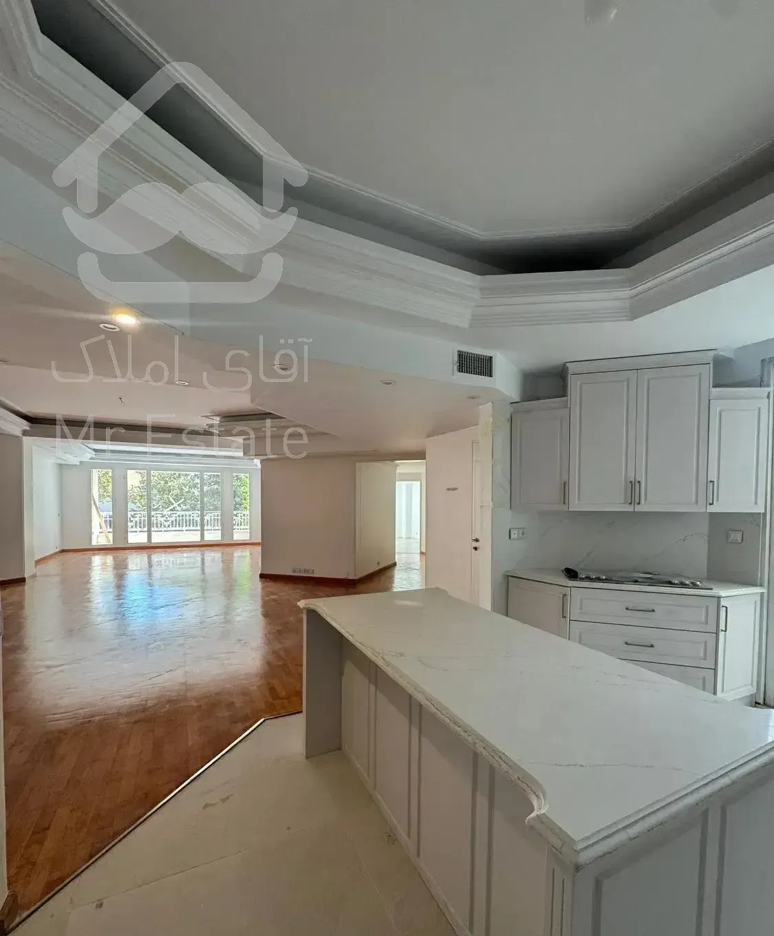 اپارتمان ۲۲۰ متر فول بازسازی شده ویو مشجر