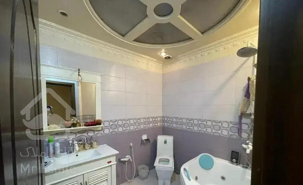 آپارتمان 220 متر/ 3 خ/ نیاوران(شمال کاخ)