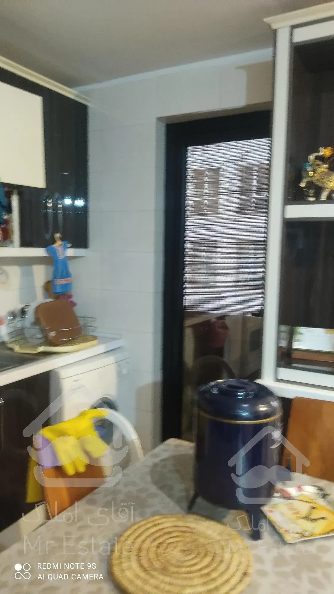 100 متر برج زیتون رو به روی مرکز خرید طوبی