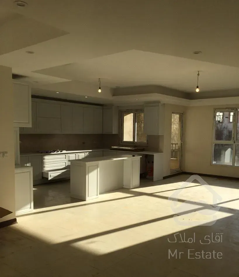 رهن آپارتمان ۱۳۷ متری ۳ خوابه در مهرآباد جنوبی