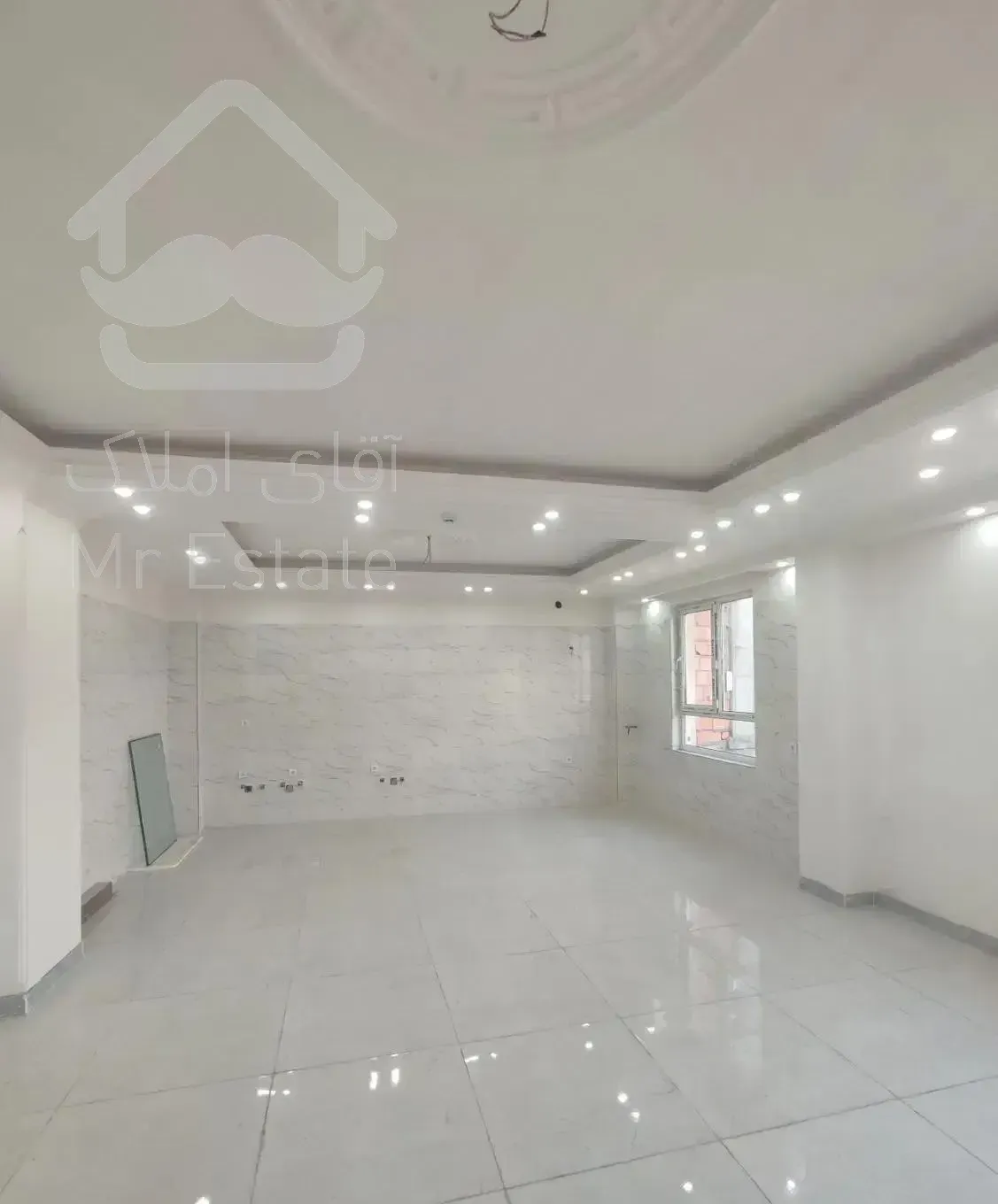 آپارتمان سند دار سه خواب طبقه آخر/ خ آزادی