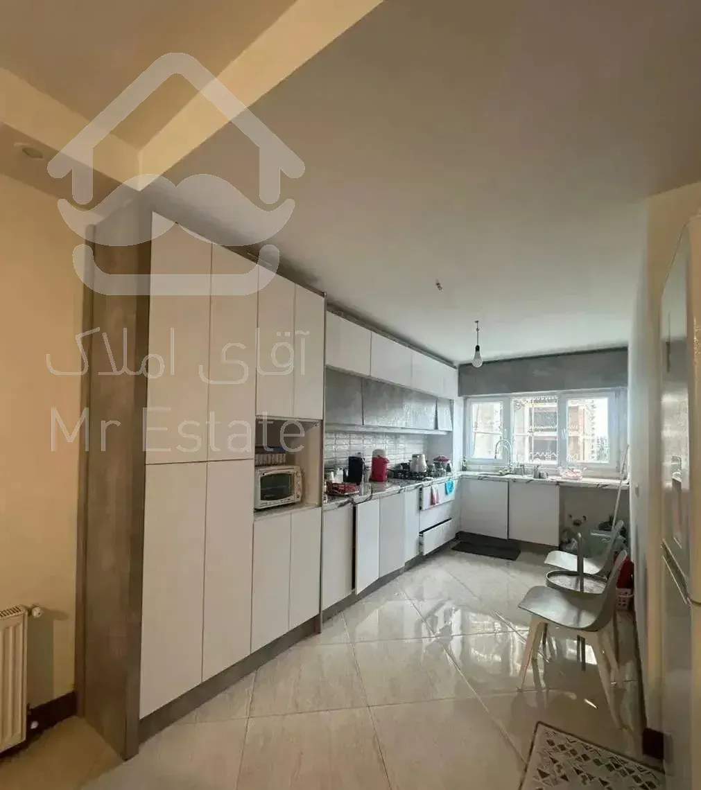 آپارتمان  ۱۳۰ متری در برج برند بلوار دریا سرخرود