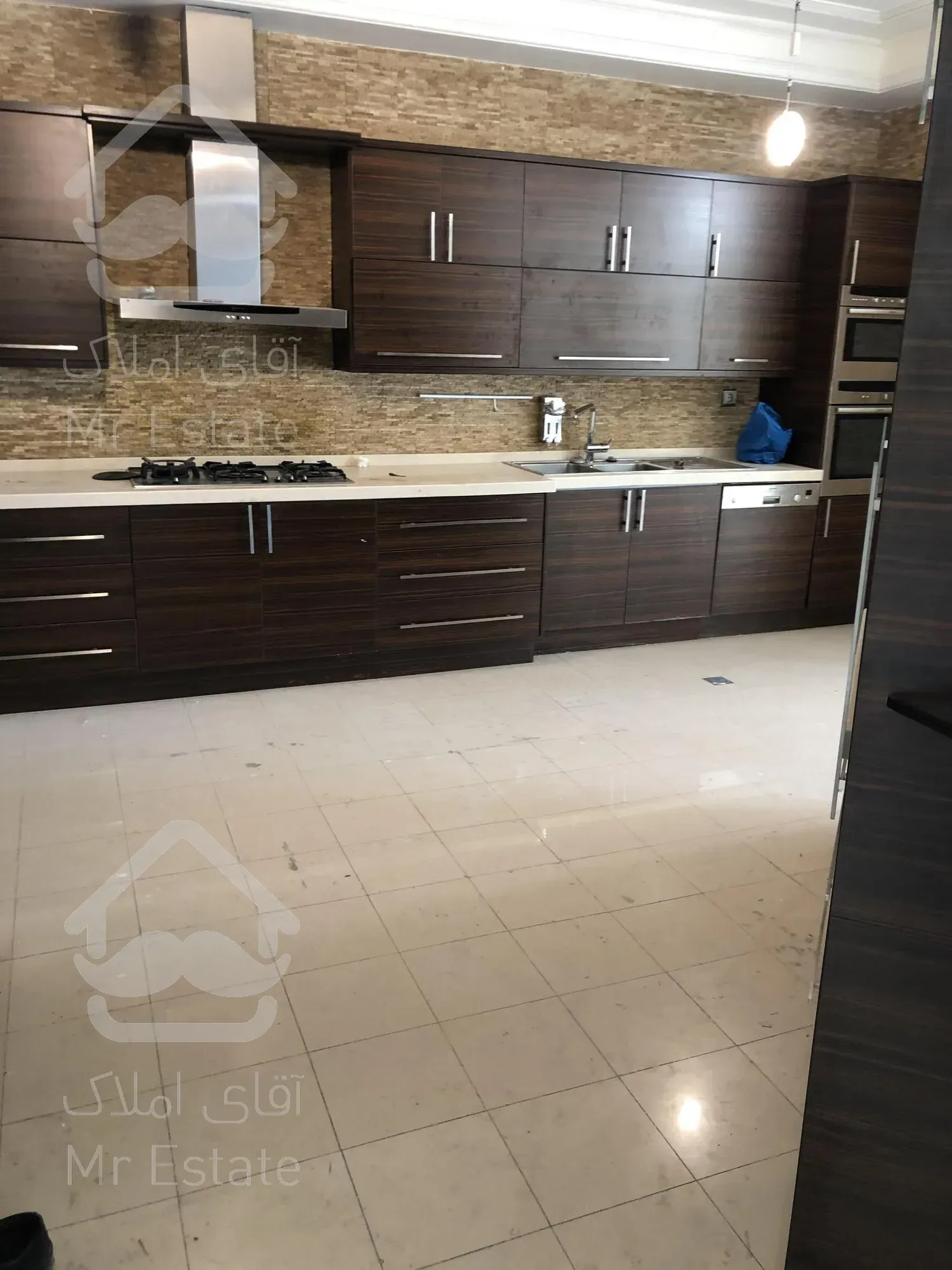 رهن و اجاره آپارتمان ۳۸۵ متری ۵ خوابه فرمانیه