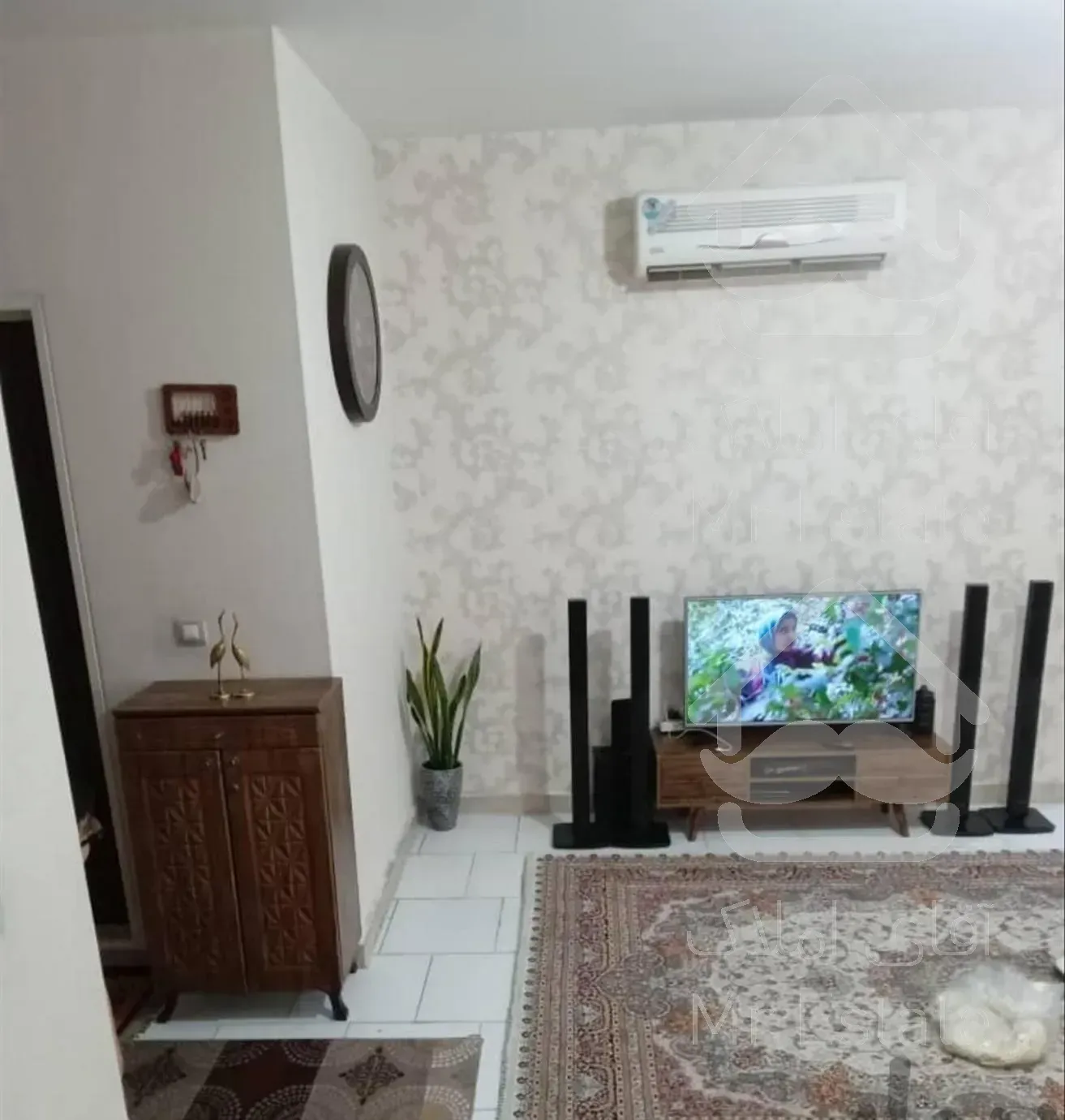 آپارتمان ۶۰ متری.    ۲ خواب.     مختاری غربی.