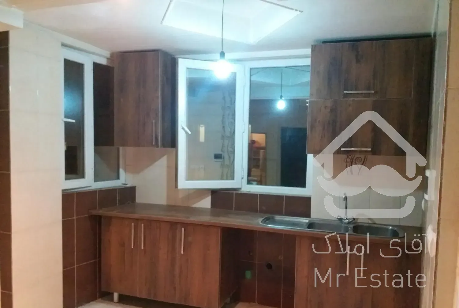 تک واحد 40 متری مولوی