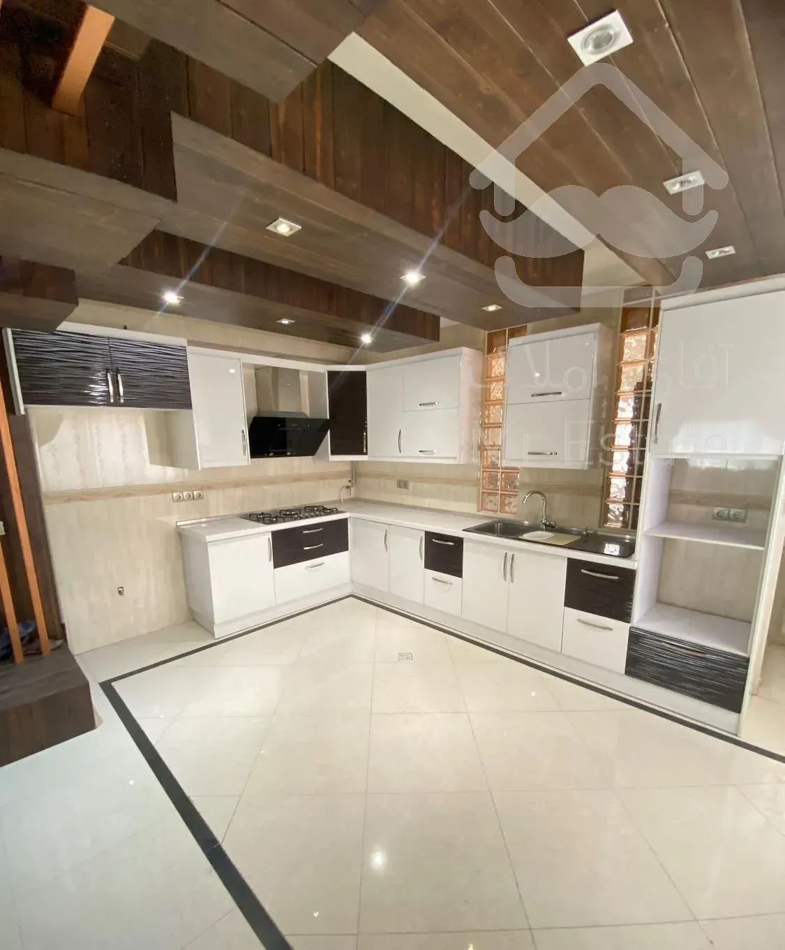 اجاره آپارتمان ۲۴۰ متری فول امکانات خیابان هراز