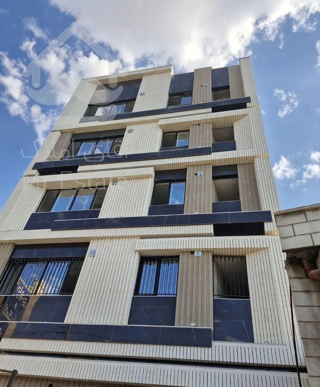 واحد 138 متر نوساز کلید نخورده جهرم 400 میلیون وام