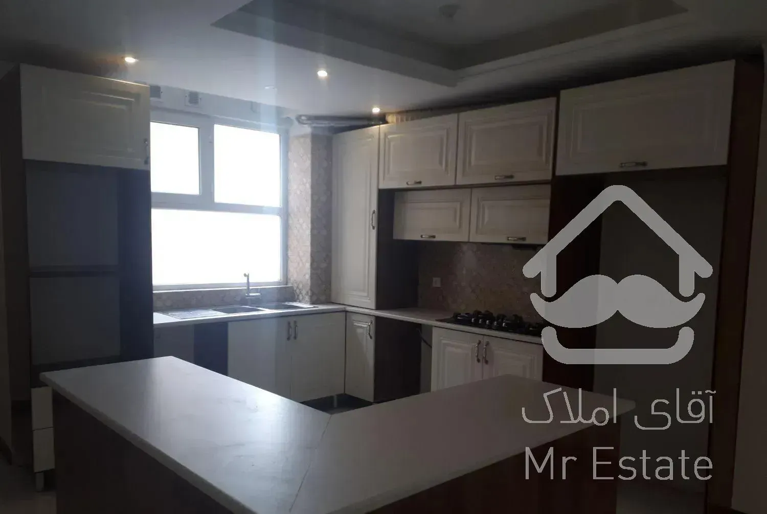 میرداماد - بلوار مینا 130متر/طبقه پنجم /اعیان نشین