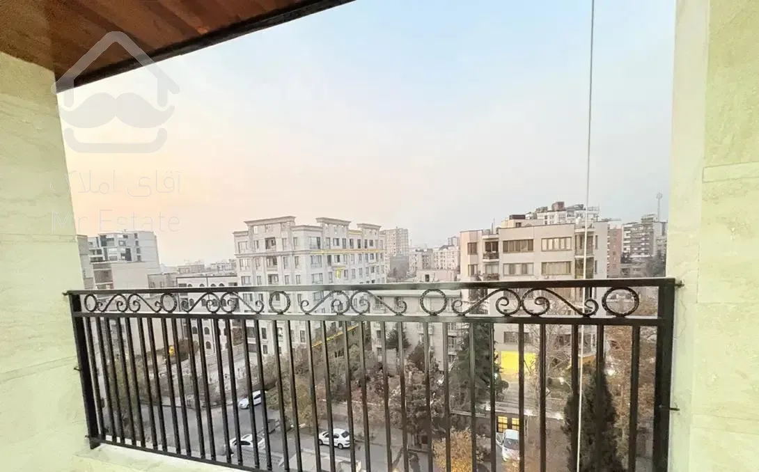 ۱۱۰متر ۳خواب / نوساز / رو به آفتاب