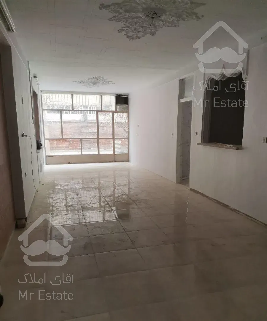 آپارتمان درطبقه همکف 72 متر. یکخوابه بزرگ.