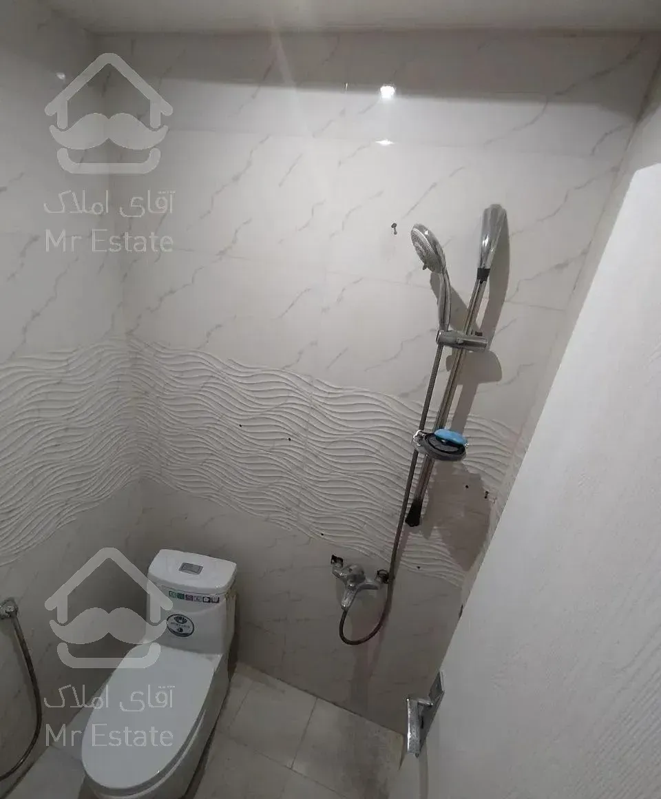 ۱۱۵متر ۲خواب ۳طبقه یکجا شهرک راه آهن