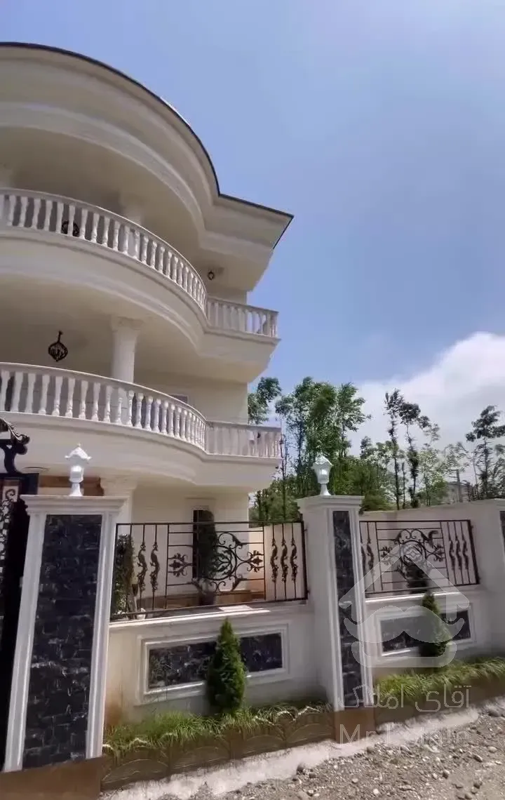 فروش خانه ویلایی ۳۸۰ متری ۴ خوابه بلوار کاشانی