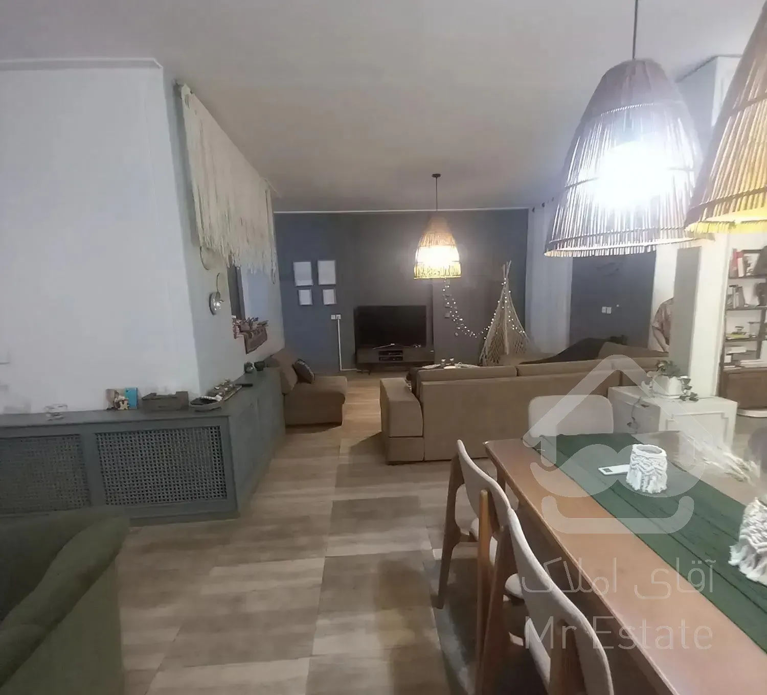 آپارتمان ۱۸۰متر ۳خواب / یک از دو واحد / درب مجزا