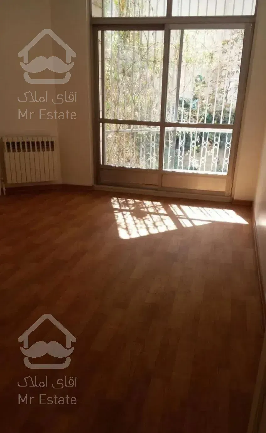 واحد ۱۳۷ متری  دو خوابه / فول / طبقه اول /  دبستان