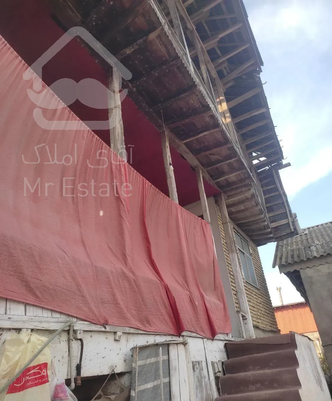 خونه قدیمی268متر، نزدیک شهر لاهیجان،سنددار