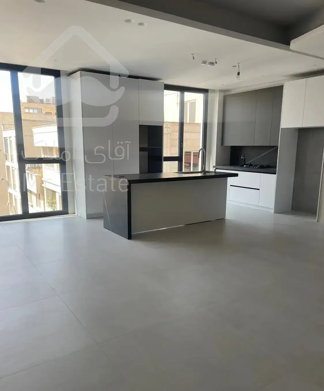 آپارتمان ۱۶۰متری  کلید نخورده ۲پارکینگ سندی