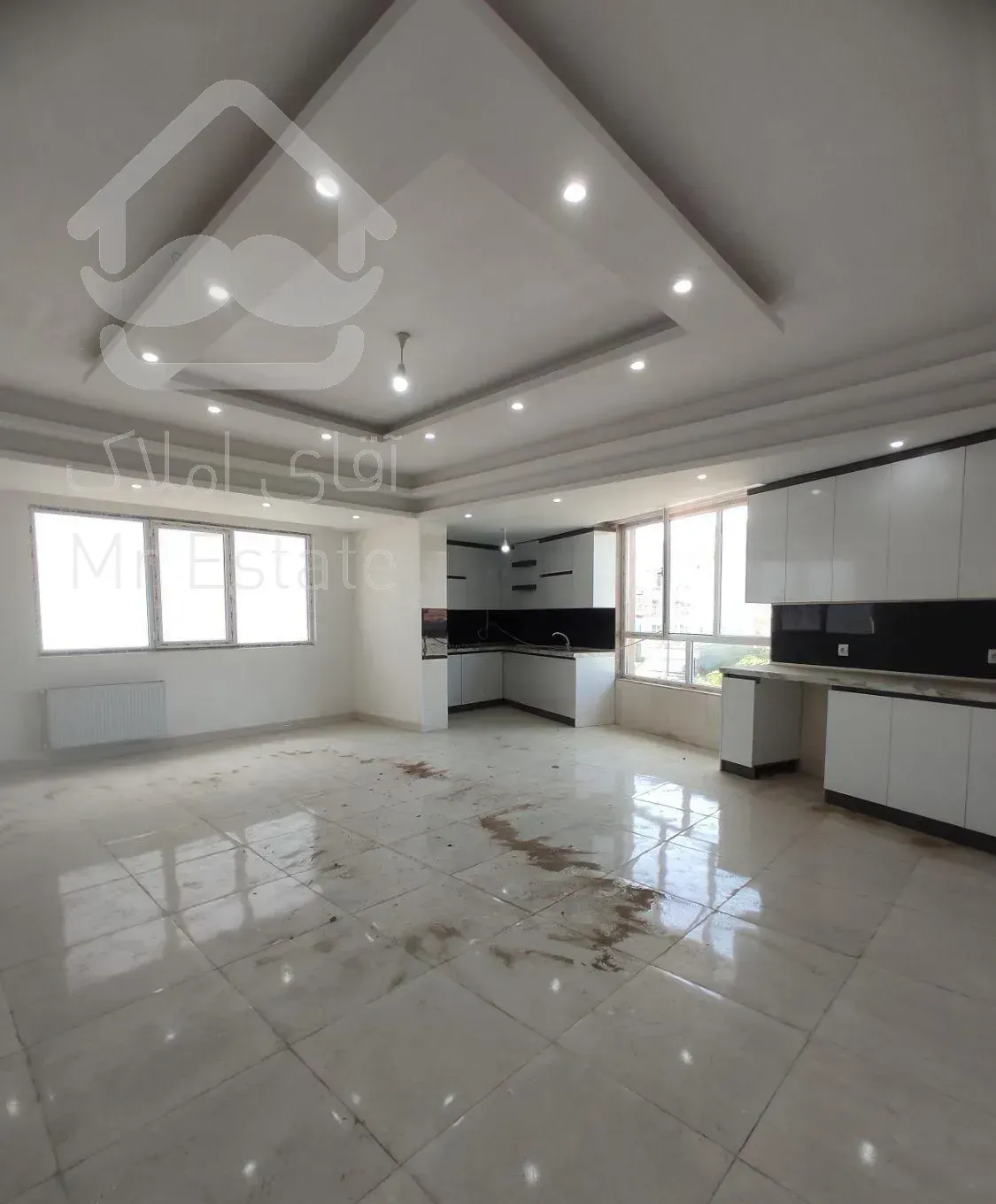 فروش طبقه پارکینگ بزرگ‌ نوساز در جاده لیلاکوه