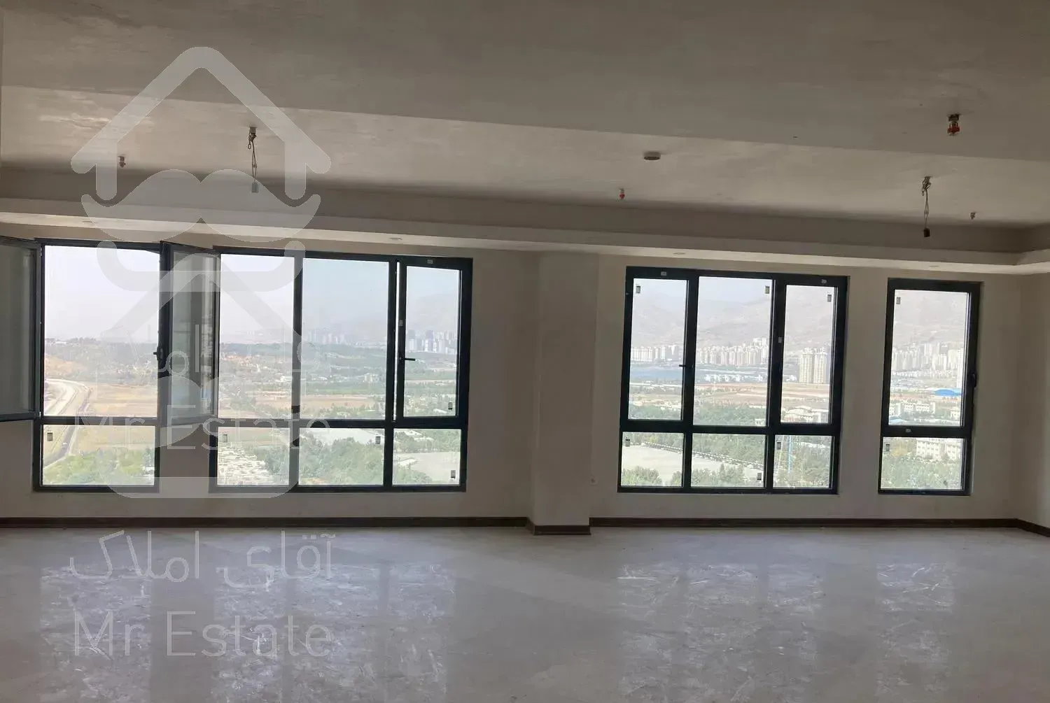 ۲۰۷متر/برج بنام /ویو جنگل ودریاچه/کوهک/چیتگر