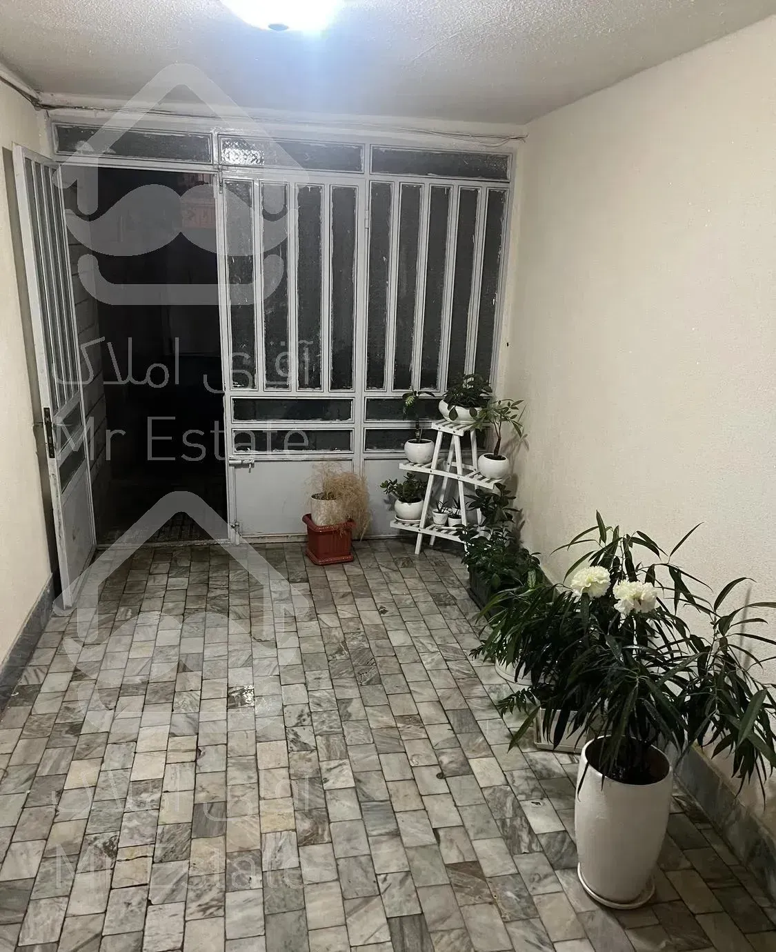 ۱۱۷مترزیبادشت بالا/طبقه اول/۳دانگ از ۲۰۰متری