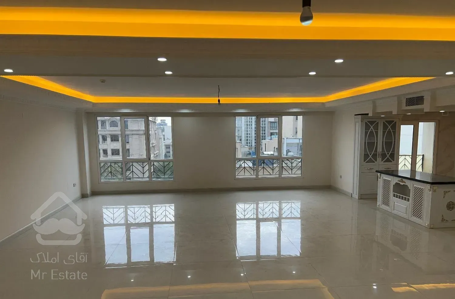 میرداماد ( دستگردی ) ۲۱۰ متر نوساز . فول امکانات