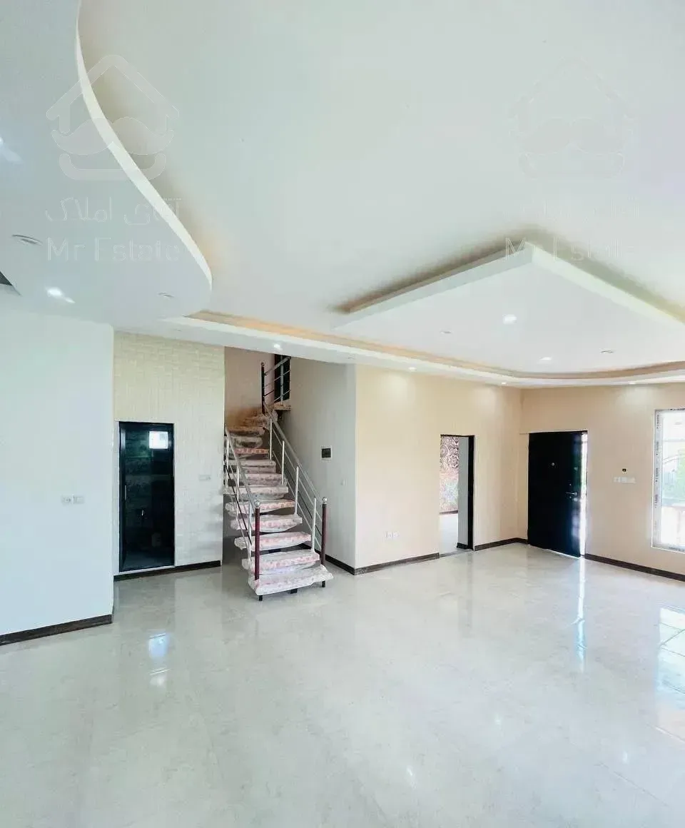 ویلا نیم پیلوت 250متری لوکیشن جنگل بکر