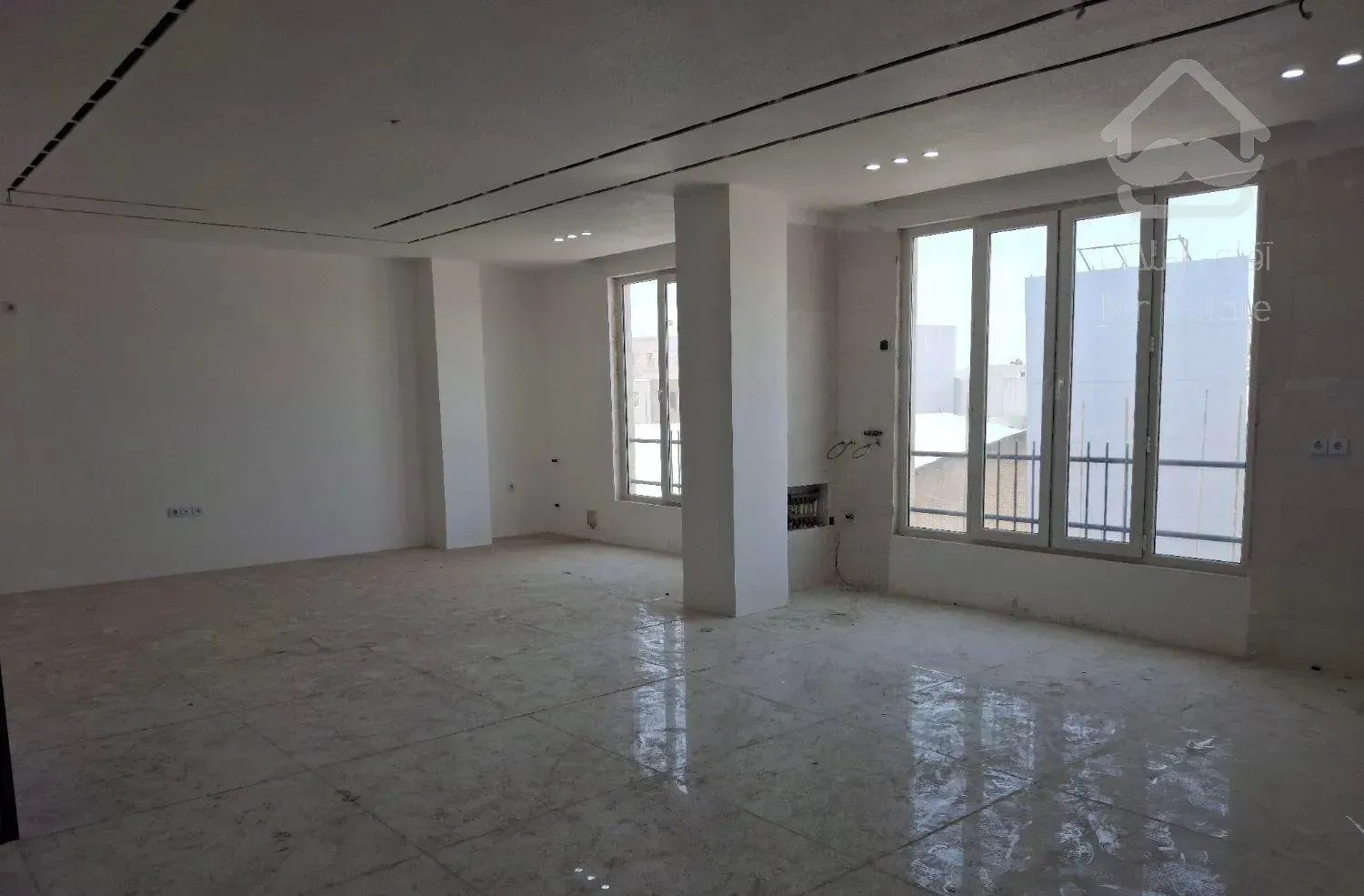 فروش آپارتمان ۱۴۸ متری ۳ خوابه چهارراه توحید