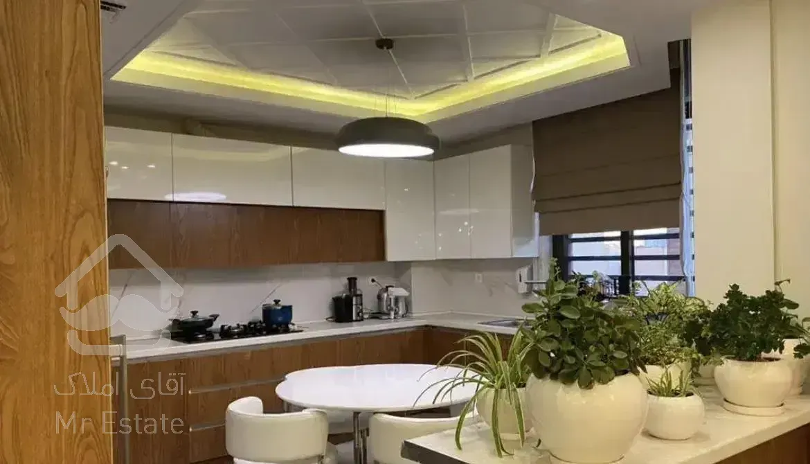 ۱۴۰ متر سه خواب مشاعات آبی شهرک صدرا دیپلمات نشین