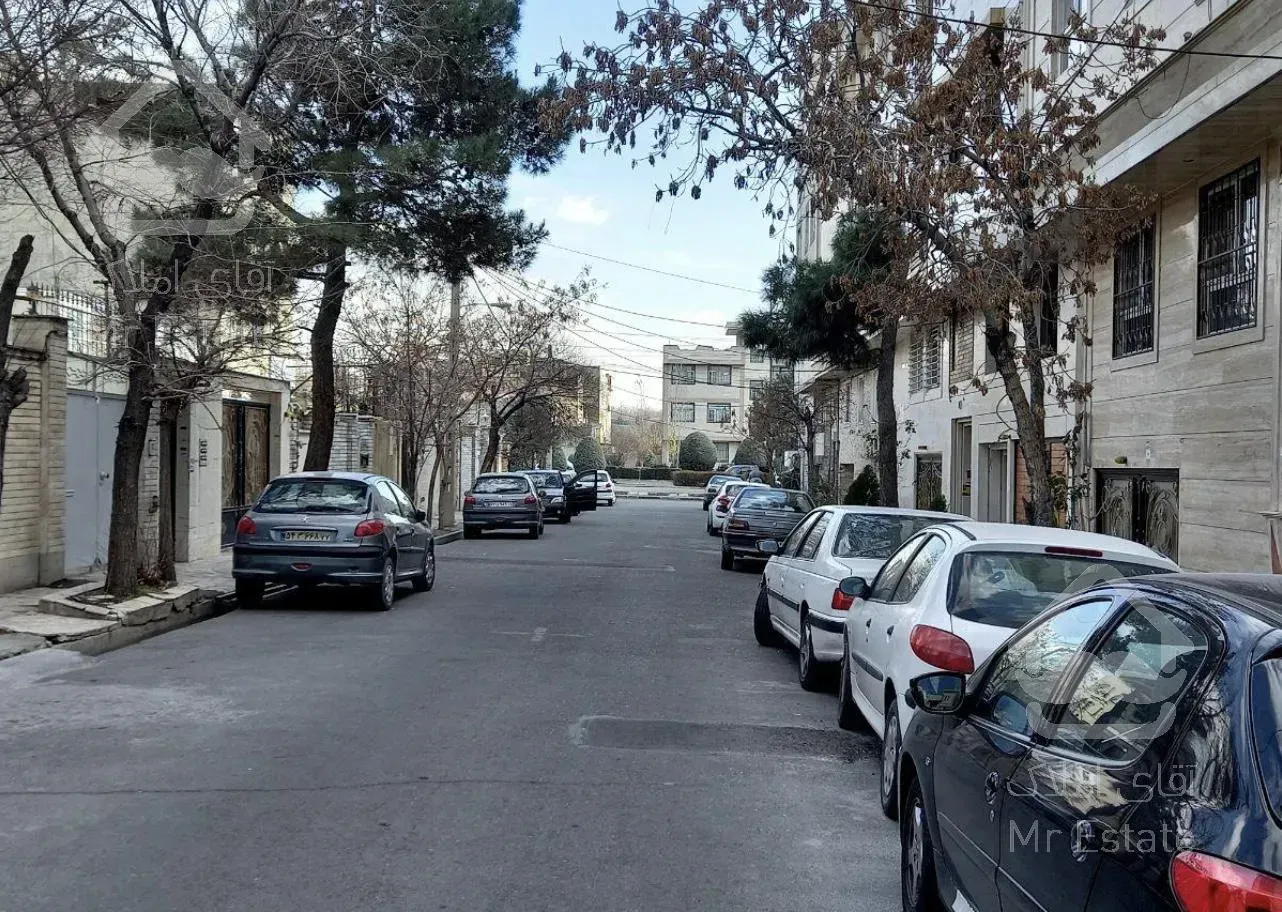 فروش۲۴۰متر بنا در ۲ طبقه / ۲۰۰ متر زمین / زیبادشت / دهکده المپیک