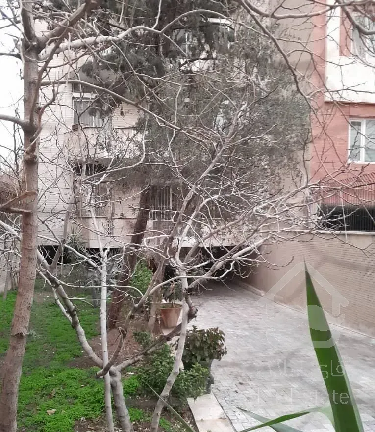 ۱۴۰ متر / قدیمی / قدرالسهم‌دار