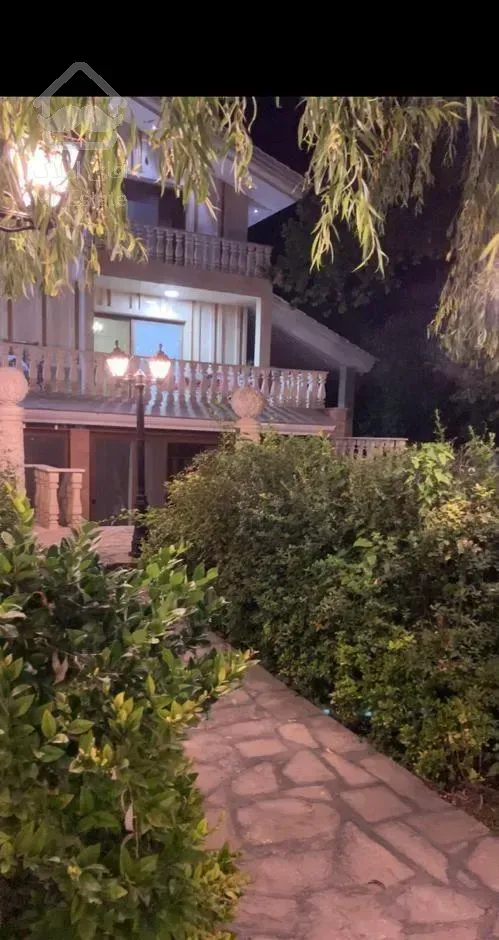 فروش ویلا باغ دنج۱۵۰۰ متری در لواسان