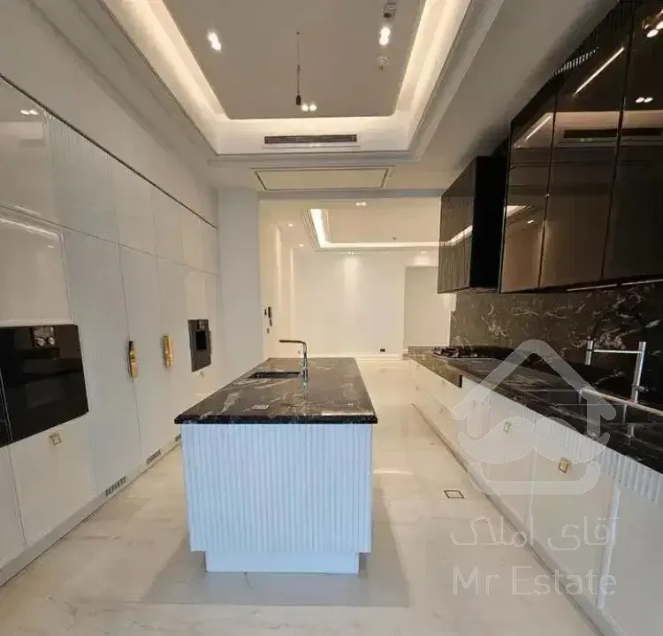 شمال شرق مرزداران/۱۸۰متر/۲ پارکینگ