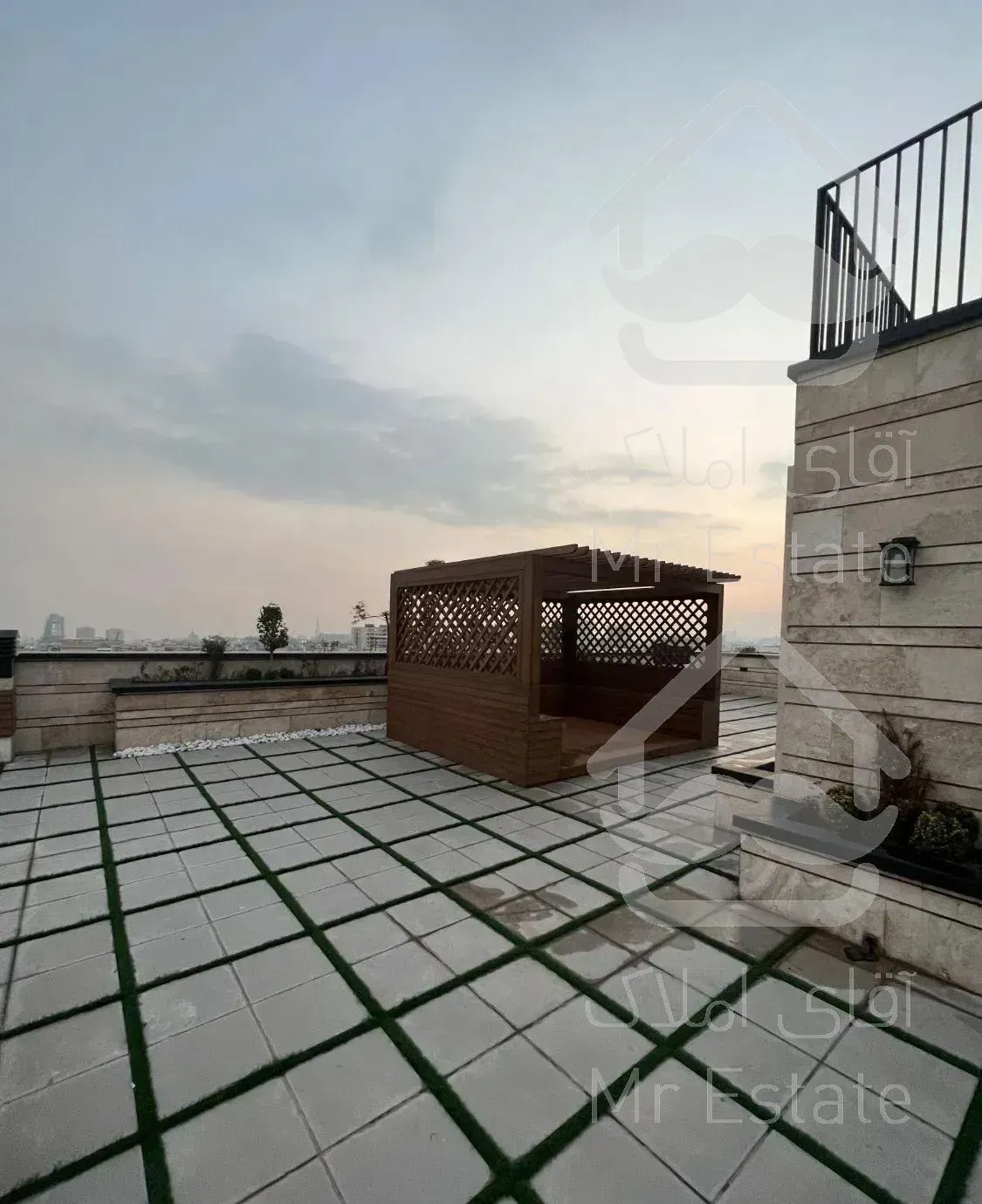 * خواجه عبدالله '۱۰۵متر نوساز - ۲پارکینگ *