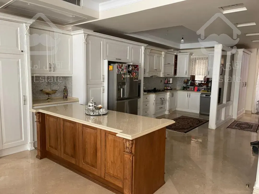 اجاره و رهن آپارتمان زعفرانیه 240  متر شیک